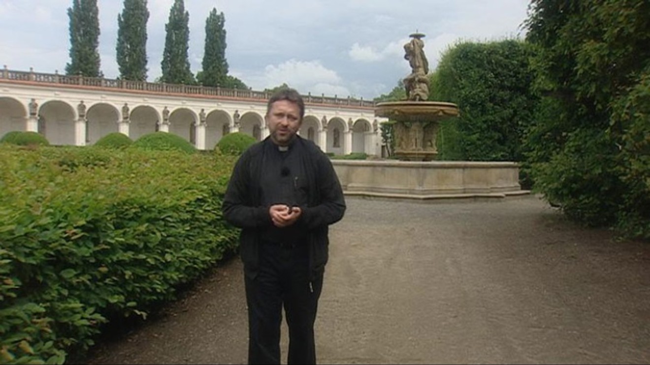 Povinnosti nejen svaté