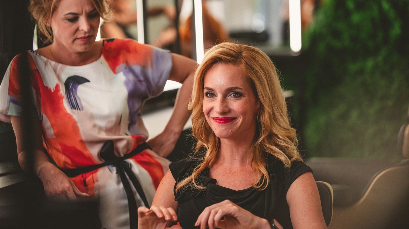 Za vším hledej ženu