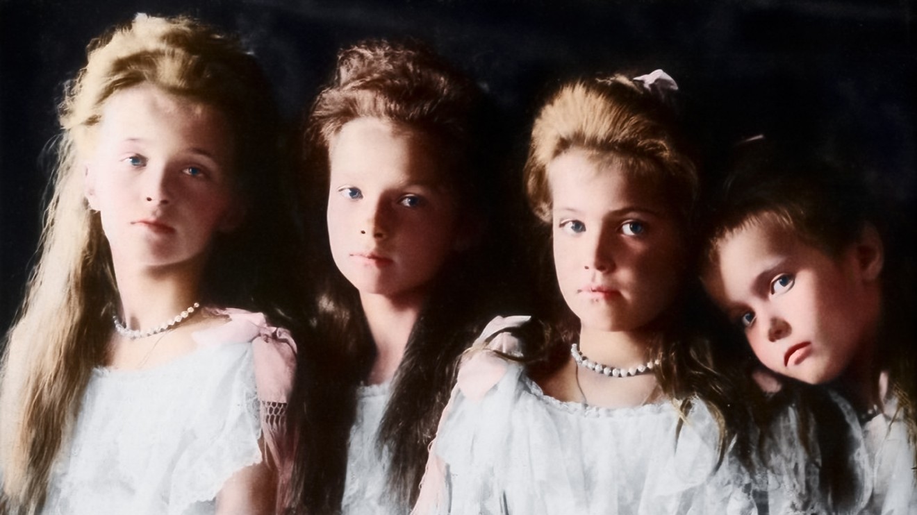 Royals: Keeping the Crown