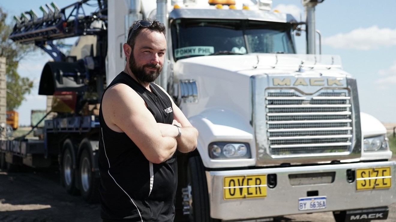 Zelenáči mezi australskými kamioňáky