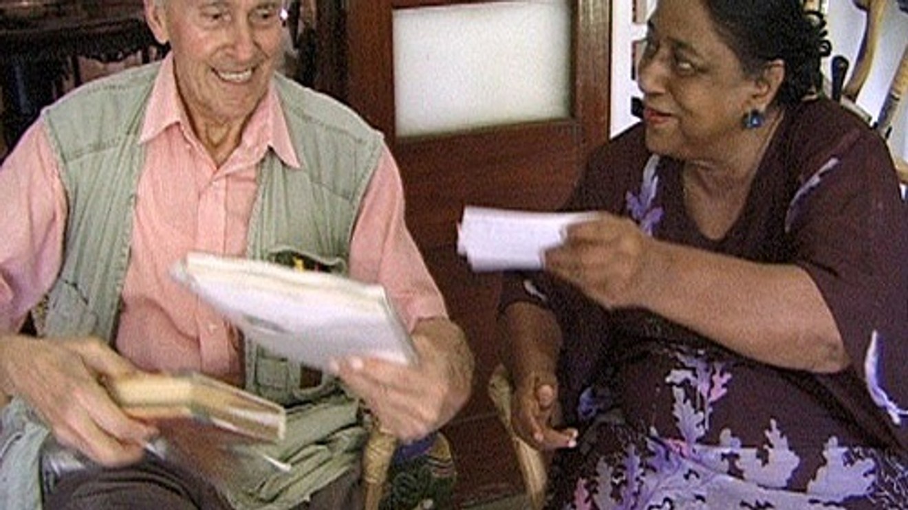 Sloni žijí do sta let