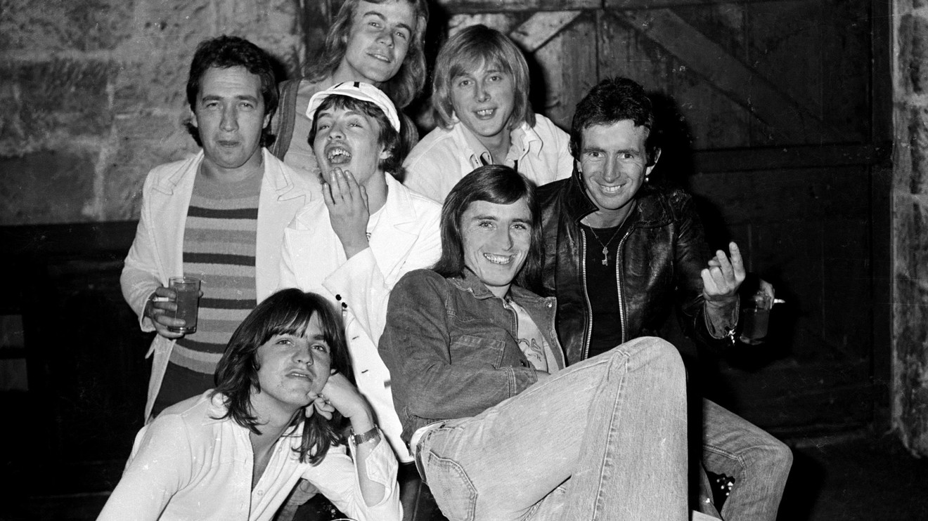 AC/DC - Forever Young, Pop-rockové pódium