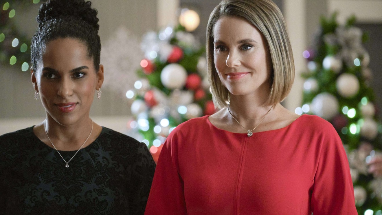 Nelíbej muže ve vánočním svetru