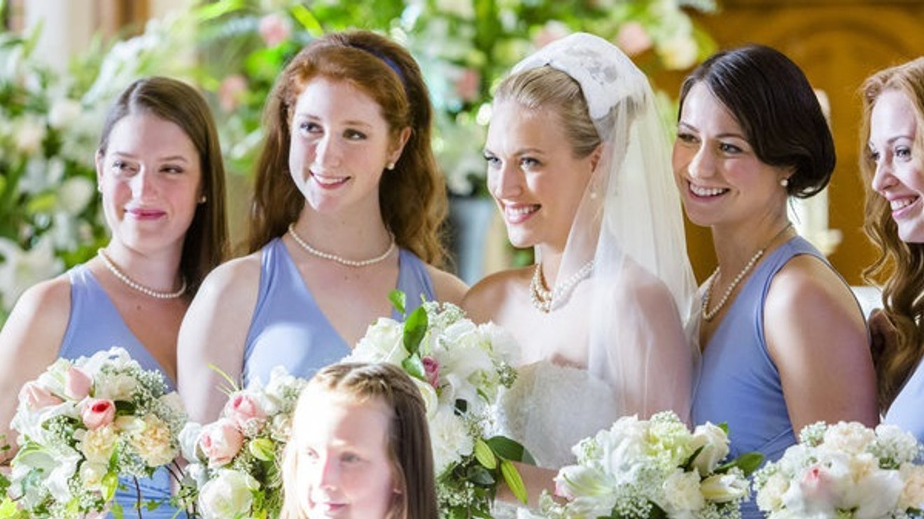 Zaprášená tajemství: Svatební šaty