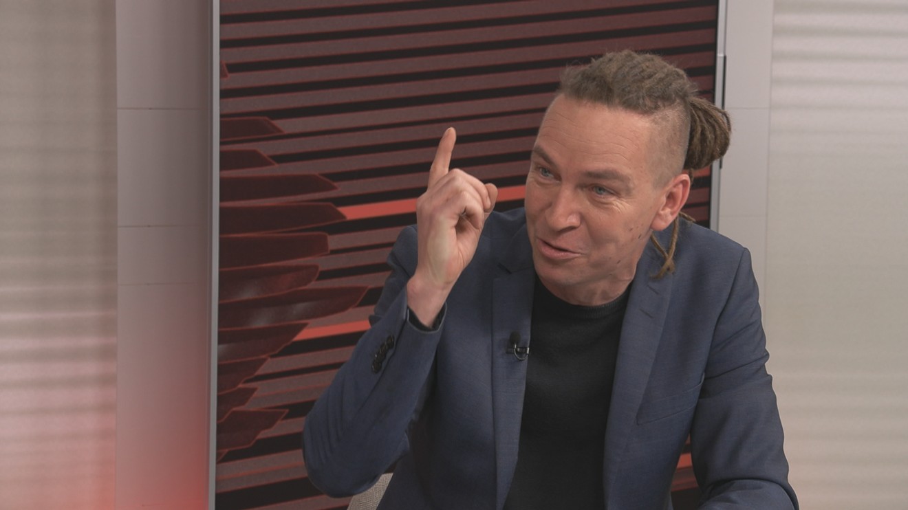 Napřímo