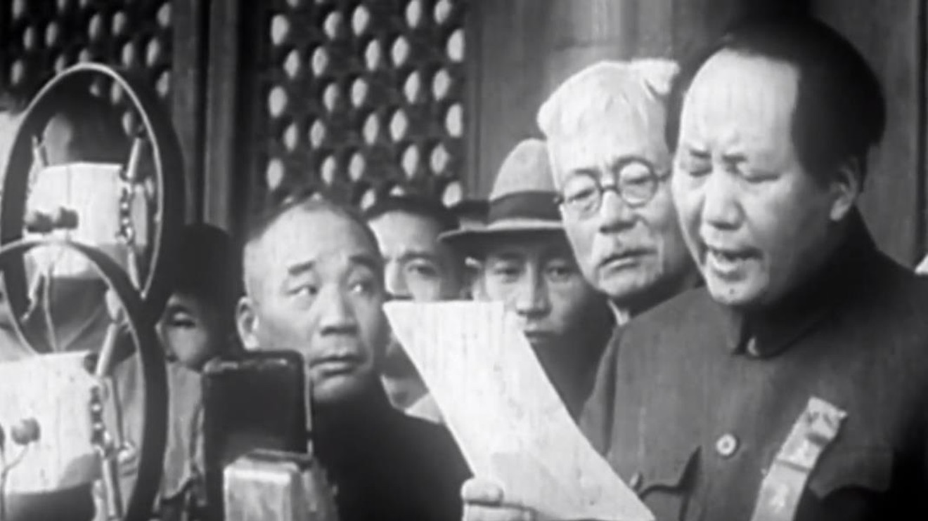 Přehlídka probouzejícího se obra