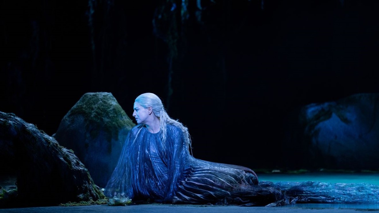 A. Dvořák: Rusalka z Londýna, Je nám ctí...