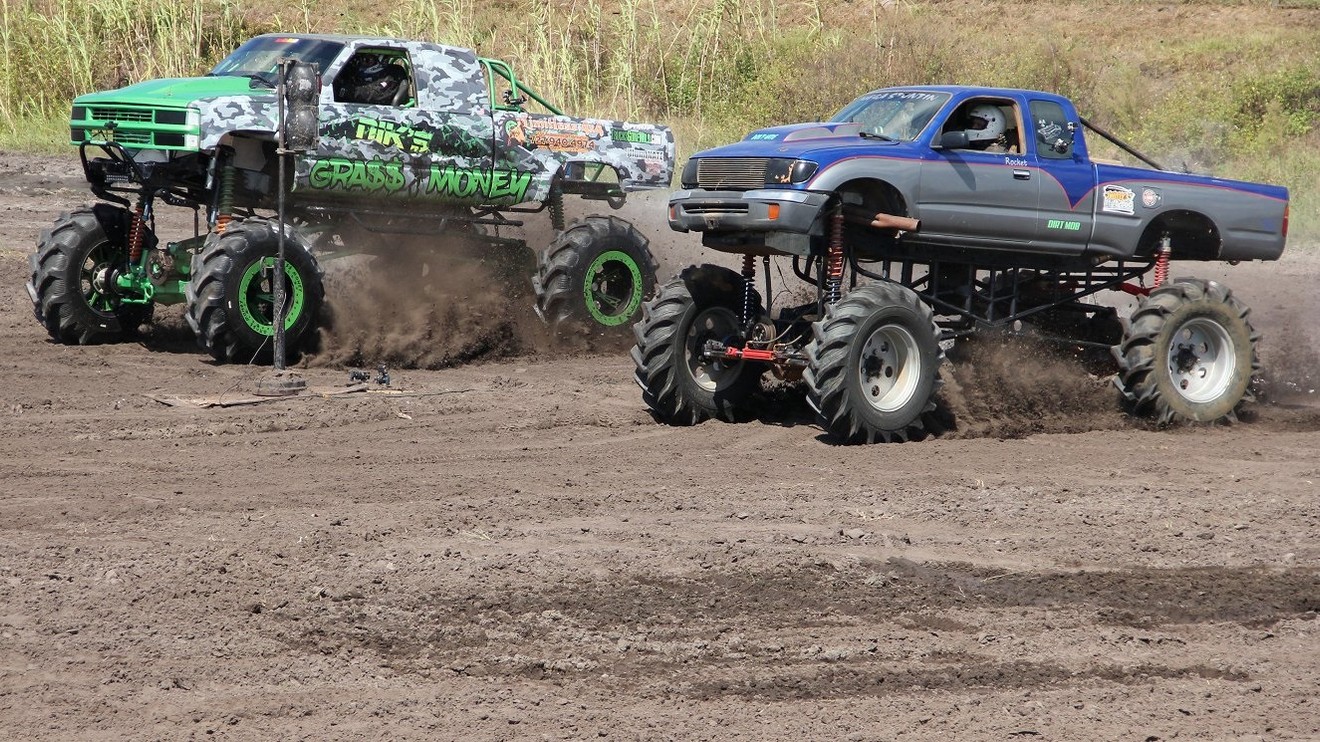 Řidiči zablácených náklaďáků