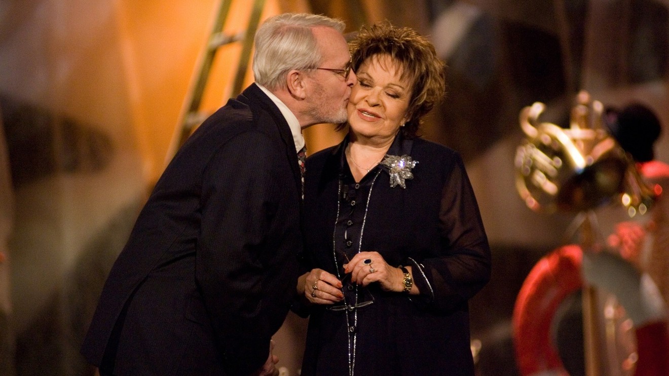 Za oponou s Jiřinou