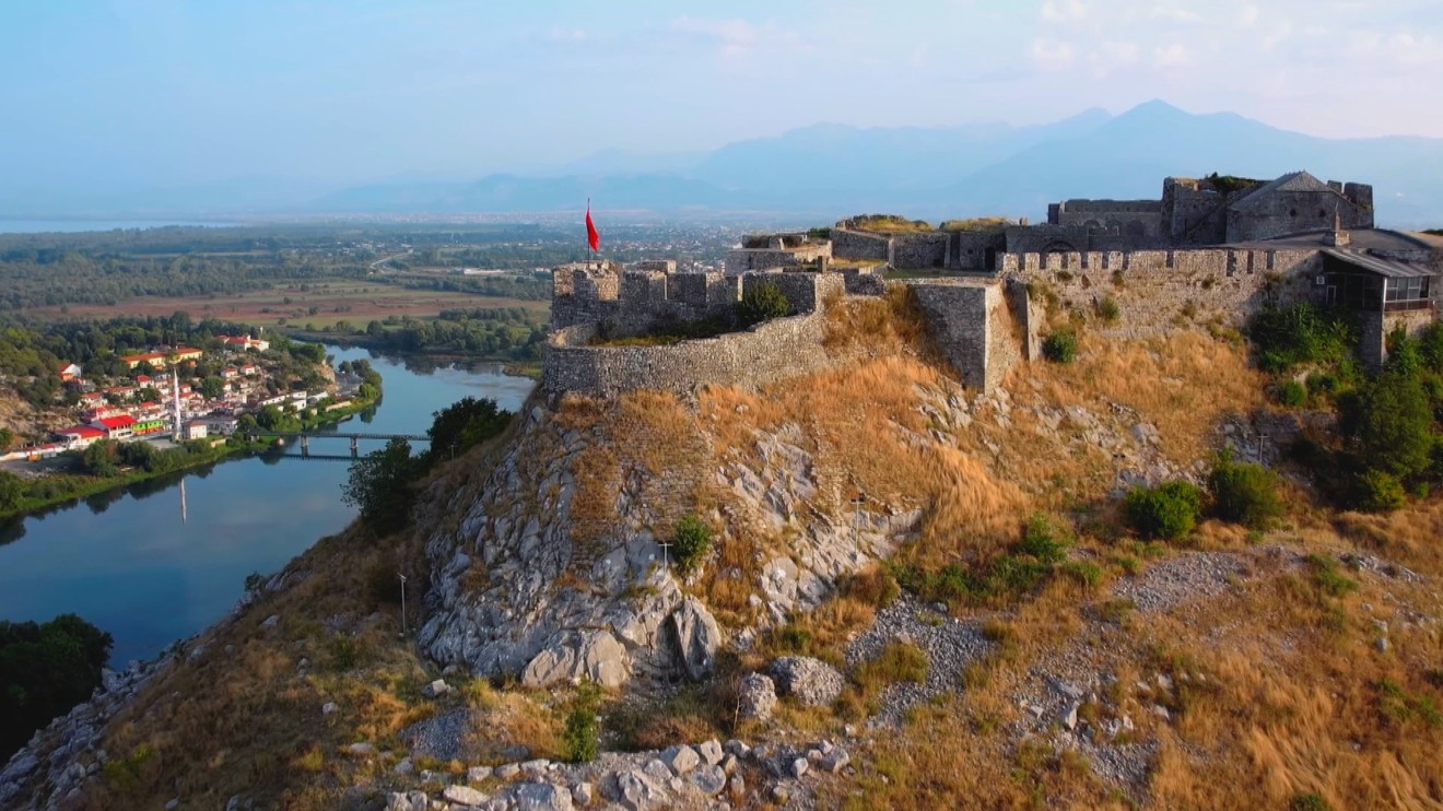 Albánie: Okouzlující horské vesničky i historická města plná chutí Balkánu