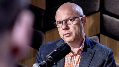 Maďarsko čeká boj o moc. Šéfa diplomacie mohou obvinit i z vlastizrady, říká Cabada